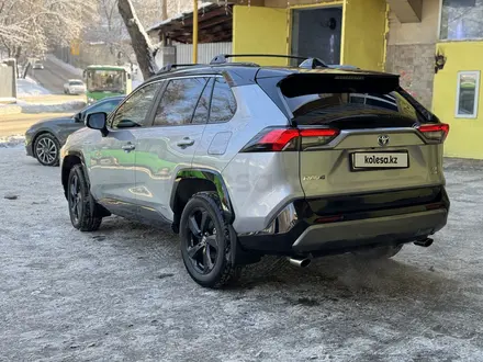 Toyota RAV4 2021 года за 18 200 000 тг. в Алматы – фото 4