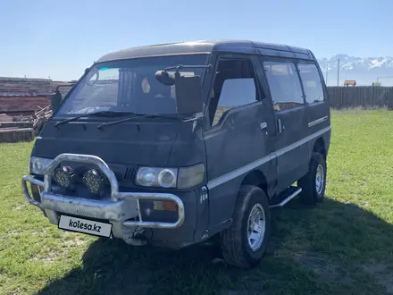 Mitsubishi Delica 1995 года за 1 400 000 тг. в Алматы – фото 3