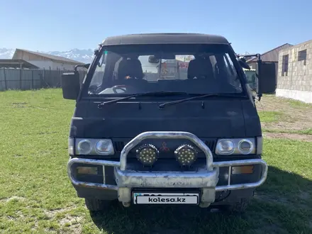 Mitsubishi Delica 1995 года за 1 400 000 тг. в Алматы – фото 2