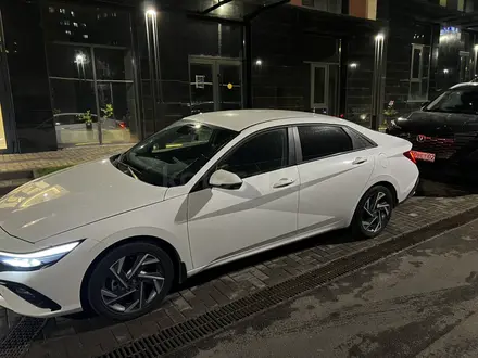 Hyundai Elantra 2024 года за 9 500 000 тг. в Алматы – фото 2