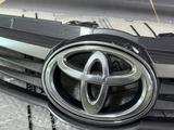 Решетка радиатора бу оригинал Camry 55 за 45 000 тг. в Алматы – фото 4