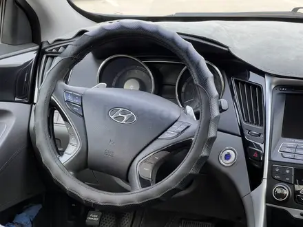 Hyundai Sonata 2011 года за 5 500 000 тг. в Актобе – фото 12