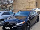 Toyota Camry 2018 года за 7 600 000 тг. в Актау – фото 4