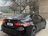 Toyota Camry 2018 года за 7 600 000 тг. в Актау – фото 5
