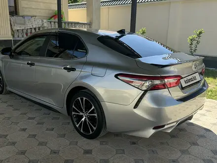 Toyota Camry 2019 года за 11 500 000 тг. в Шымкент – фото 4