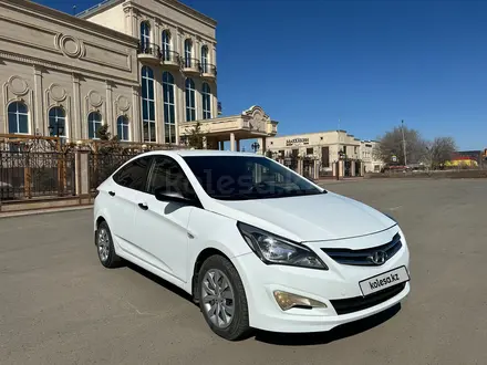 Hyundai Solaris 2015 года за 3 285 000 тг. в Уральск – фото 4