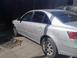 Hyundai Sonata 2005 годаүшін1 850 000 тг. в Алматы – фото 2