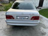 Mercedes-Benz E 200 1997 годаүшін2 450 000 тг. в Талдыкорган – фото 5