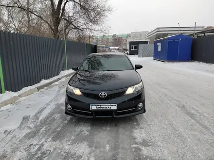 Toyota Camry 2014 года за 10 500 000 тг. в Уральск – фото 2