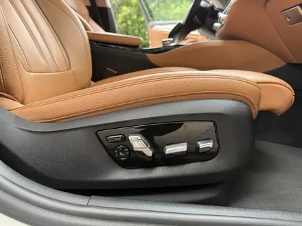 BMW 520 2022 года за 25 800 000 тг. в Алматы – фото 23