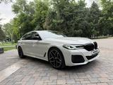 BMW 520 2022 года за 25 800 000 тг. в Алматы – фото 2