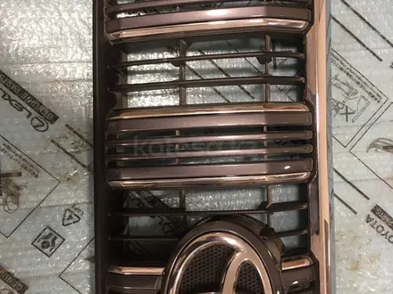 Решётка радиатора верхний Toyota за 10 000 тг. в Алматы – фото 3