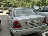Mercedes-Benz C 200 1995 года за 1 850 000 тг. в Астана – фото 2