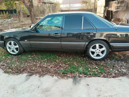 Mercedes-Benz E 280 1993 года за 2 500 000 тг. в Тараз – фото 6