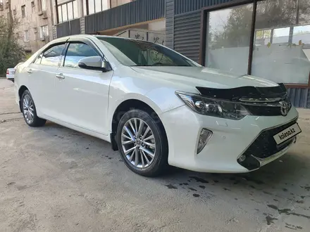 Toyota Camry 2017 года за 13 300 000 тг. в Шымкент – фото 4