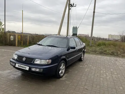 Volkswagen Passat 1994 года за 2 700 000 тг. в Уральск