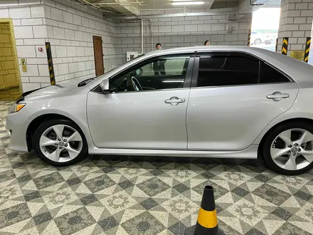 Toyota Camry 2014 года за 5 200 000 тг. в Алматы – фото 2