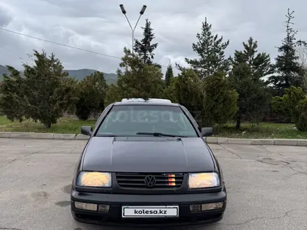Volkswagen Vento 1992 года за 1 200 000 тг. в Есик – фото 8