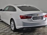 Chevrolet Malibu 2021 года за 11 390 000 тг. в Алматы – фото 5