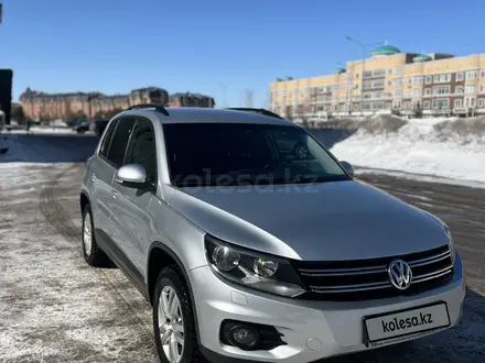 Volkswagen Tiguan 2015 года за 8 700 000 тг. в Астана – фото 2