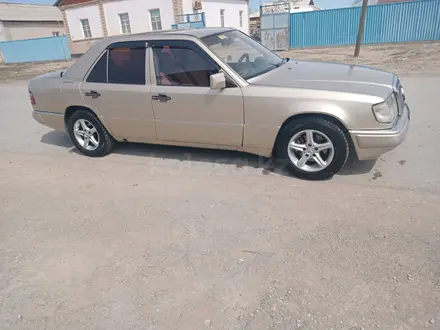 Mercedes-Benz E 230 1990 года за 900 000 тг. в Кызылорда – фото 2