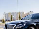 Mercedes-Benz S 500 2013 года за 31 000 000 тг. в Астана