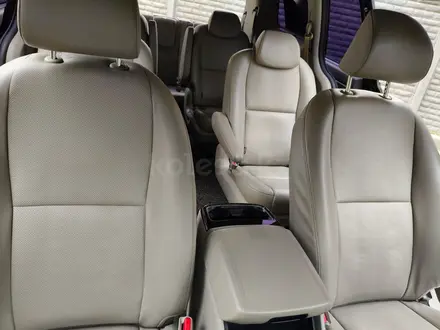 Kia Carnival 2016 года за 12 500 000 тг. в Алматы – фото 15