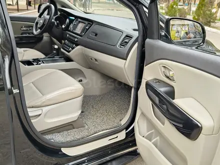Kia Carnival 2016 года за 12 500 000 тг. в Алматы – фото 19