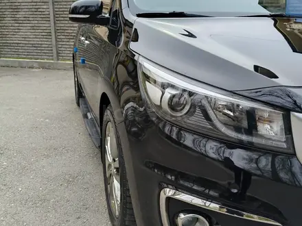 Kia Carnival 2016 года за 12 500 000 тг. в Алматы – фото 35
