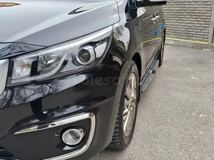 Kia Carnival 2016 года за 12 500 000 тг. в Алматы – фото 5