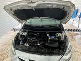 Hyundai Solaris 2013 года за 2 200 000 тг. в Актобе – фото 2