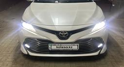 Toyota Camry 2018 года за 13 700 000 тг. в Павлодар – фото 2