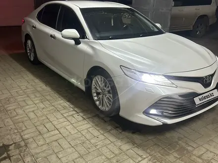 Toyota Camry 2018 года за 14 000 000 тг. в Павлодар – фото 2