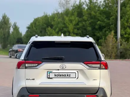 Toyota RAV4 2021 года за 13 500 000 тг. в Уральск – фото 4