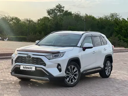 Toyota RAV4 2021 года за 13 500 000 тг. в Уральск