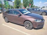 Volkswagen Jetta 2015 года за 4 550 000 тг. в Уральск – фото 2