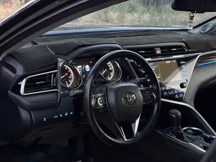 Toyota Camry 2018 года за 14 500 000 тг. в Алматы – фото 9