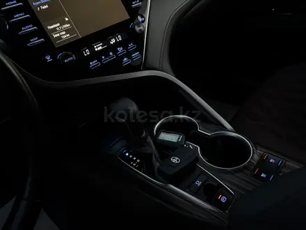 Toyota Camry 2018 года за 14 500 000 тг. в Алматы – фото 13