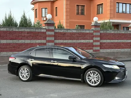 Toyota Camry 2018 года за 14 500 000 тг. в Алматы – фото 6