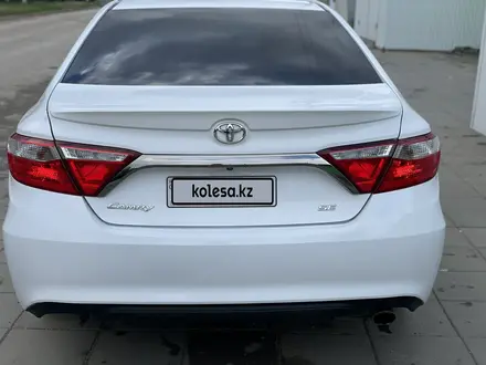 Toyota Camry 2016 года за 6 800 000 тг. в Актобе – фото 5