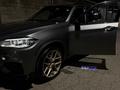 BMW X5 2015 года за 21 800 000 тг. в Алматы – фото 31