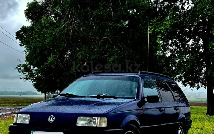 Volkswagen Passat 1993 годаүшін2 000 000 тг. в Алматы