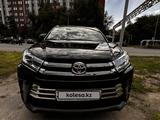 Toyota Highlander 2019 годаfor18 500 000 тг. в Алматы