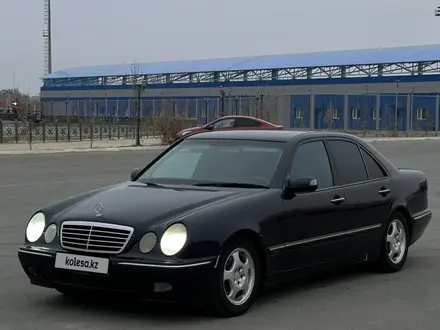 Mercedes-Benz E 200 2001 года за 3 500 000 тг. в Кульсары – фото 3