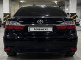 Toyota Camry 2016 года за 8 250 000 тг. в Астана – фото 2
