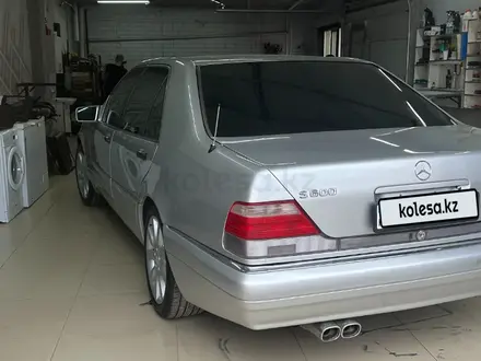 Mercedes-Benz S 320 1997 года за 5 200 000 тг. в Павлодар – фото 5