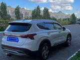 Hyundai Santa Fe 2021 года за 17 000 000 тг. в Астана – фото 3