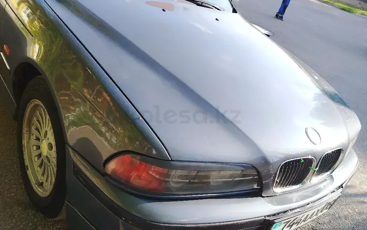 BMW 528 1999 года за 3 300 000 тг. в Астана