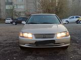 Toyota Camry 2000 года за 3 300 000 тг. в Семей
