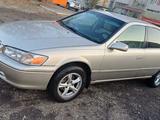 Toyota Camry 2000 года за 3 300 000 тг. в Семей – фото 3